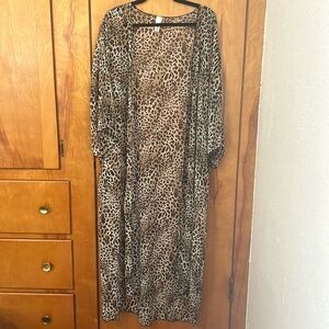 Lightweight Cheetah Print Duster